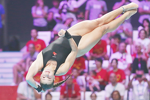 　◎ 六月二十九日，加拿大選手瓦萊在比賽中，最終她獲得季軍。二０二二年世界游泳錦標賽跳水女子一米板決賽在匈牙利布達佩斯舉行。（新華社記者　鄭煥松　攝）