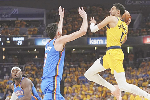 ◎ 哈利畢頓(右)昨役帶傷上陣,為溜馬帶來勝利。(美聯社)