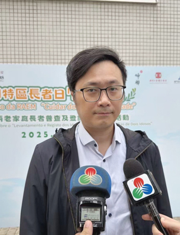 ◎ 社工局社會互助廳代廳長余家偉接受訪問。