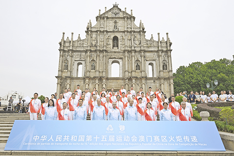 ◎ 眾火炬手合照。