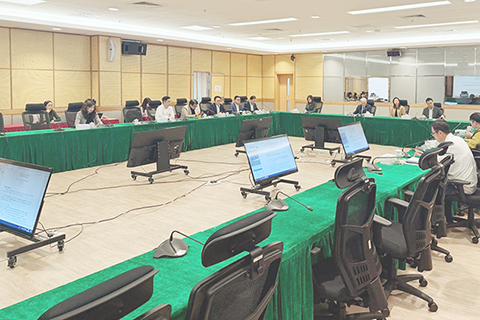 ◎ 中區社區服務諮詢委員會委員關注電子政務優化等問題。