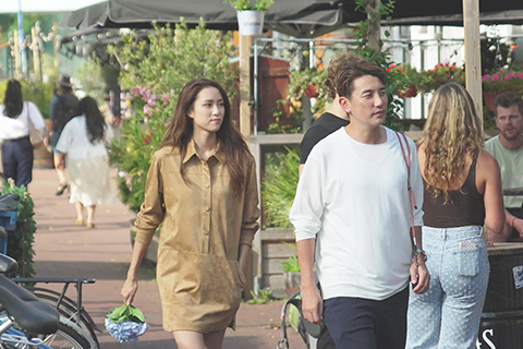 ◎ 洪永城和劉穎鏇率先走入荷蘭。