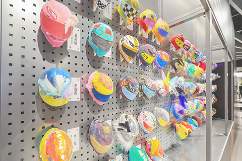 ◎ 「《共速共藝》全民頭盔模型創意作品及車手珍藏展」舉行。