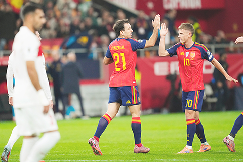 ◎ 西班牙隊廿一號奧耶薩巴昨晨入球扳平土耳其足隊二比二。(美聯社)