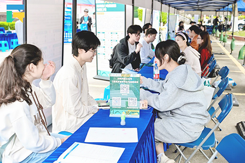 ◎ 澳門大學生專場招聘會暨大成功舉辦。