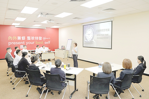 ◎ 專項培訓計劃-餐飲及廚藝管理培訓生計劃。