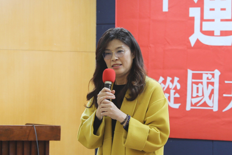 ◎ 十二月二十八日,中國國民黨主席鄭麗文在台北參加一場座談會時表示,要實現兩岸和平和解,只有通過堅持「九二共識」、反對「台獨」。(中新社記者 劉大煒 攝)