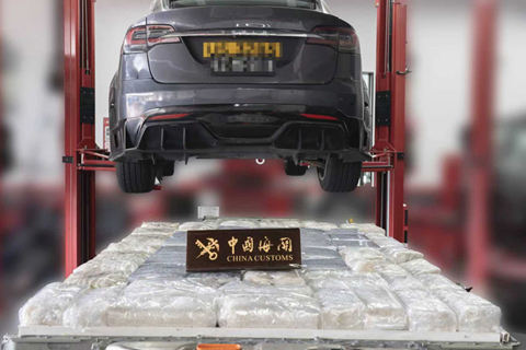 ◎ 港珠澳大橋海關查獲一起跨境司機利用車輛改裝暗格藏匿燕窩進境案。(圖孫鋒)