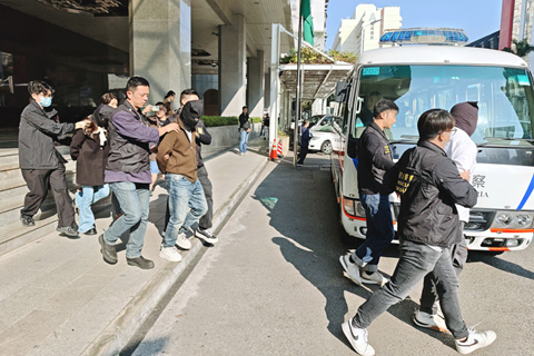 ◎ 三名內地男女涉不法借貸被捕。