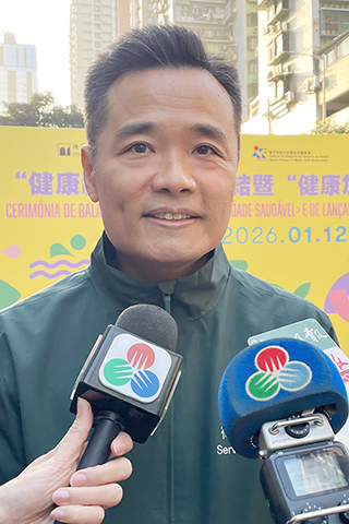 ◎ 衛生局局長羅奕龍接受訪問。