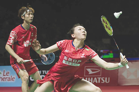 ◎ 一月二十二日,蔣振邦/魏雅欣(右)在比賽中。印度尼西亞羽毛球大師賽混雙第二輪比賽中,中國組合蔣振邦/魏雅欣二比0戰勝中國台北組合陳政寬/許尹鏸,晉級八強。(新華社發 維里 攝)