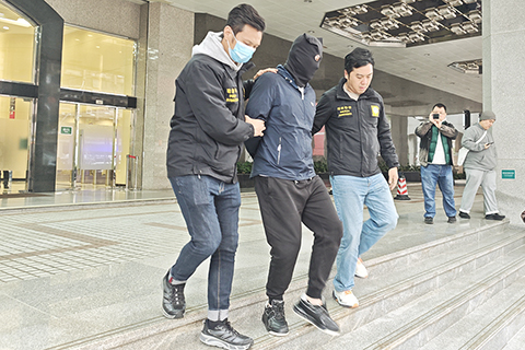 ◎ 一名內地男子涉不法借貸搶劫被拘。