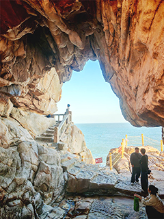 飛戟洞海蝕洞穴