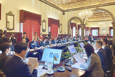 ◎ 市政諮詢委員會舉行平常大會。