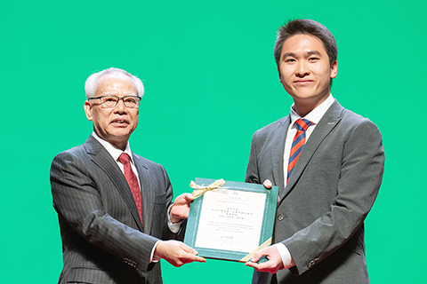 ◎ 功績獎狀:培正中學「快速充電磷基-電極鋰離子電池」參賽團隊。