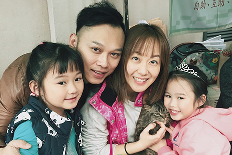 ◎ Ada跟前夫育有一對女兒。