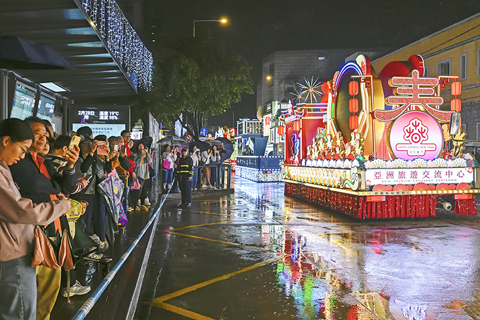 ◎ 「駿馬騰飛歡樂春節 二0二六農曆新年花車匯演」在北區上演。