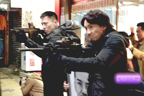 ◎ 電影《衝鋒:火拼》中動用大量槍械。