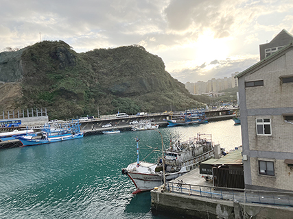 從海天步道看山景