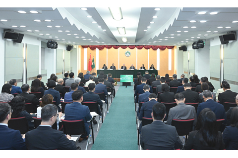 ◎ 行政長官岑浩輝主持昨日「學習貫徹習近平主席重要講話精神開創『一國兩制』事業高質量發展新局面」座談會。