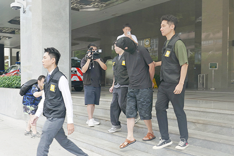 ◎ 涉在賭場不法經營線上博彩的一名內地男子被捕。