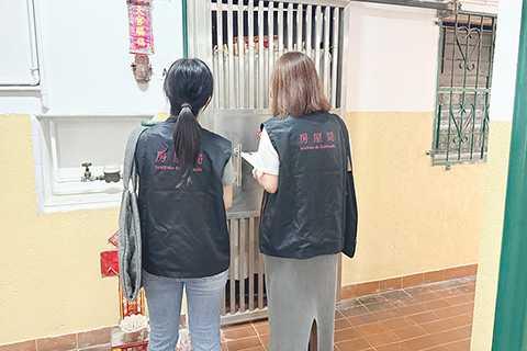 ◎ 房屋局向社屋租戶宣傳家居安全資訊。