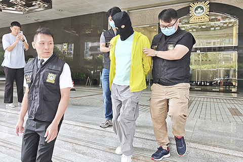 ◎ 涉詐騙及使用假港鈔的一名內地男子被捕。