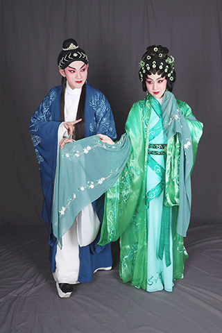 ◎ 《鳳求凰》由譚穎倫(左)謝曉瑩(右)合作。