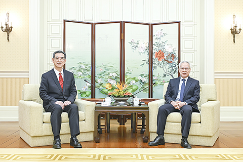 ◎ 行政長官岑浩輝與最高人民法院政治部主任孫鎮平會面。