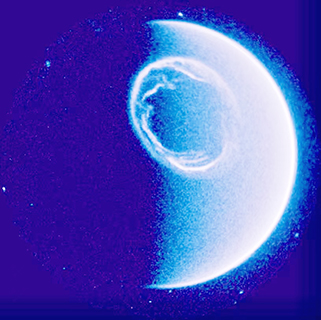 2026年8月4日,「微笑」衛星紫外極光成像儀(UVI)獲得的極光卵圖像。(中國科學院、歐洲空間局供圖)