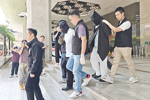 ◎ 兩名內地男子涉巨款詐騙、清洗黑錢被拘查。